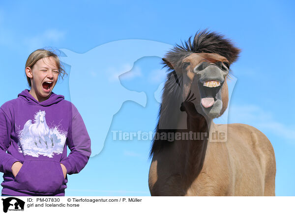 girl and Icelandic horse / PM-07830