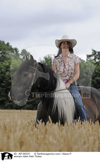 woman rides Irish Tinker / AP-06331