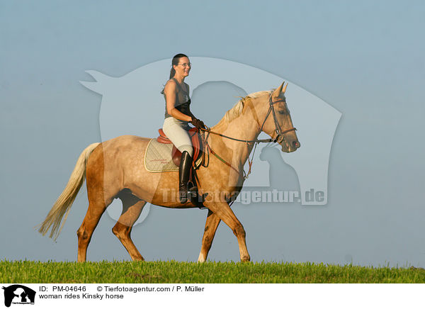 woman rides Kinsky horse / PM-04646