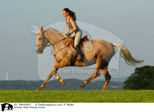 woman rides Kinsky horse / PM-04657