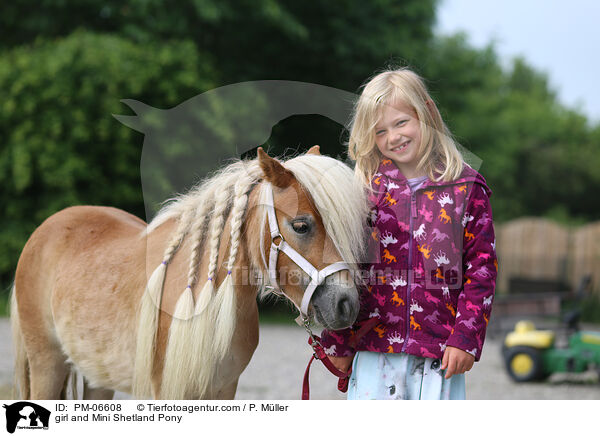 girl and Mini Shetland Pony / PM-06608