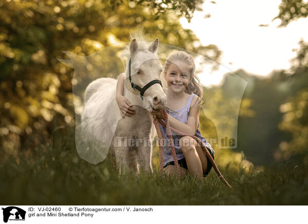 girl and Mini Shetland Pony / VJ-02460