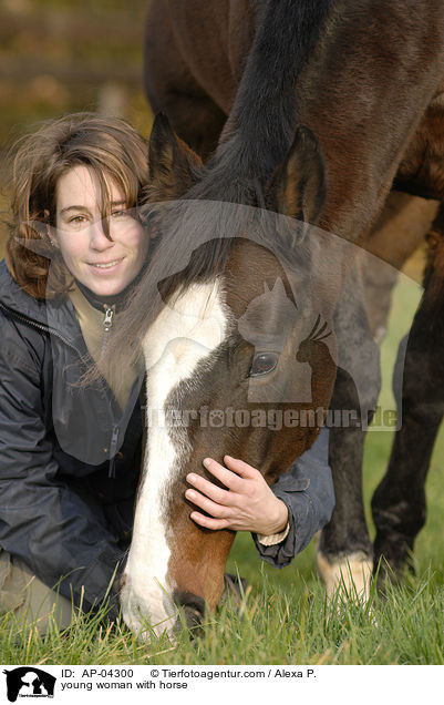 junge Frau mit Pferd / young woman with horse / AP-04300