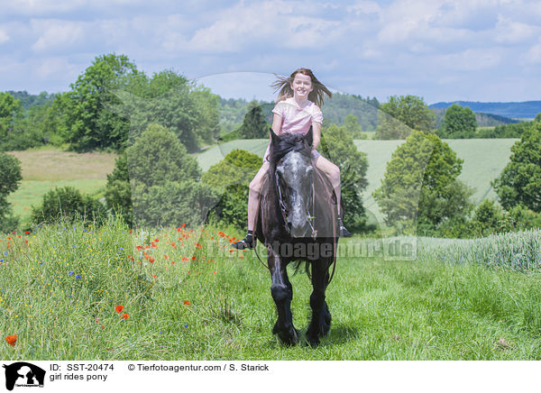girl rides pony / SST-20474