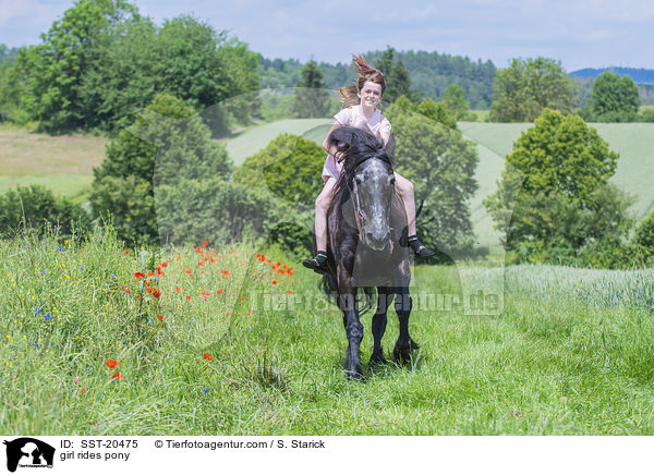 girl rides pony / SST-20475