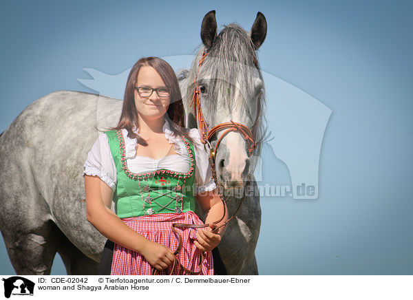 woman and Shagya Arabian Horse / CDE-02042