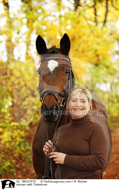 woman with Trakehner / RR-57575