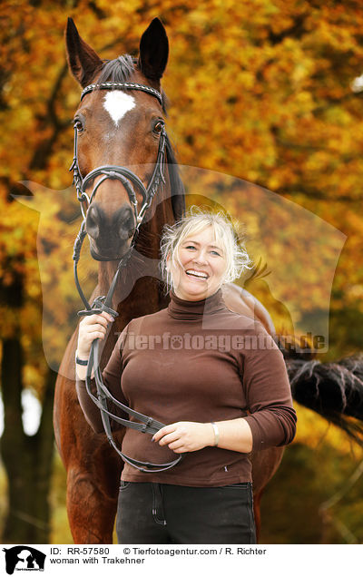 woman with Trakehner / RR-57580