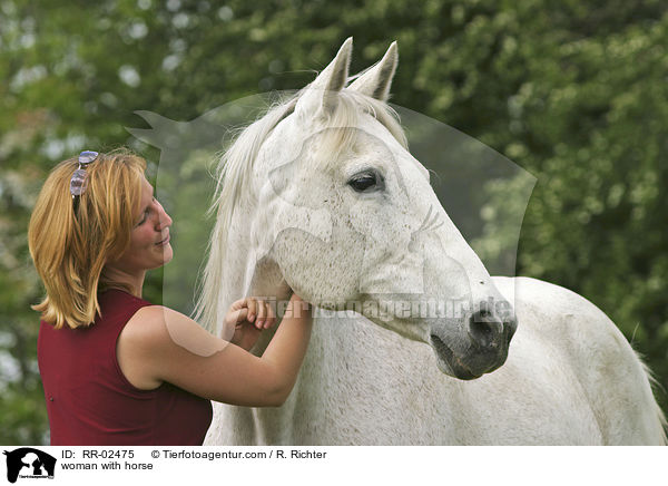 woman with horse / RR-02475
