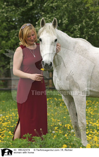 woman with horse / RR-02479