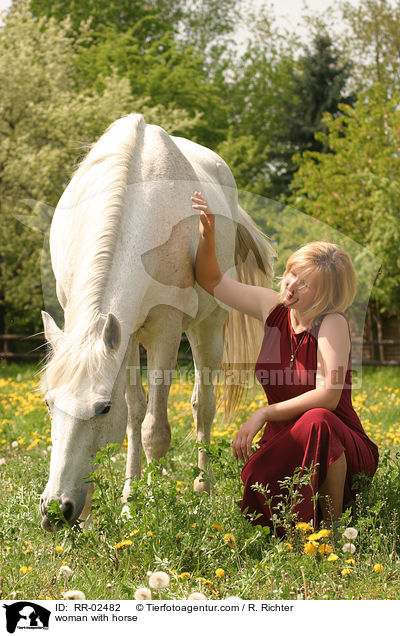woman with horse / RR-02482